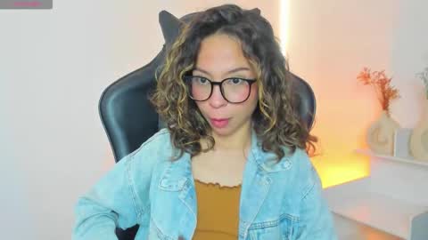 luluuberry online show from December 2, 4:42 pm