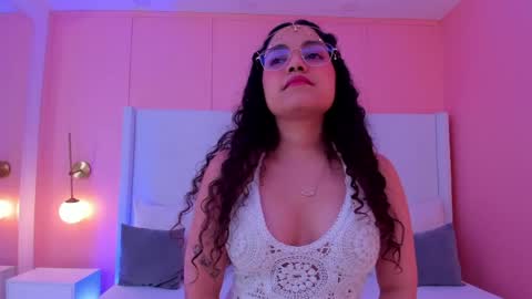 Luna online show from April 14, 5:24 pm