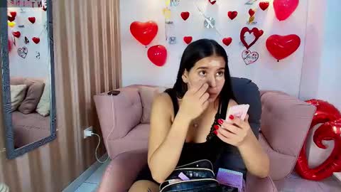 Luna And Titan  online show from February 20, 4:22 am