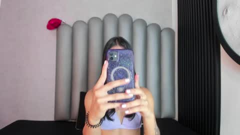 luna_bella_23 online show from May 6, 3:32 am