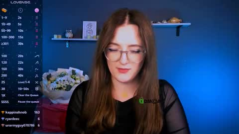 luna_berryy online show from November 6, 4:18 am