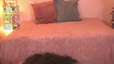 Lunita online show from April 17, 8:00 pm