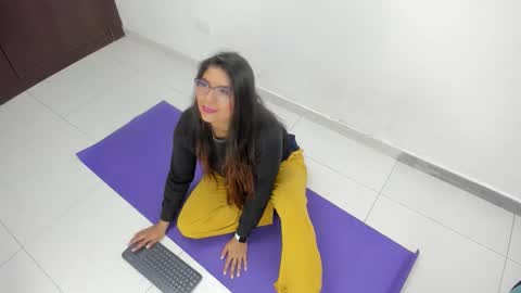 luna  online show from February 7, 11:25 am