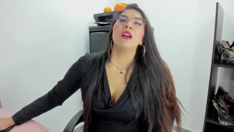 luna  online show from November 10, 12:00 pm