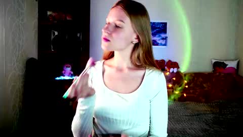 Snapshot of luna_evan chatting on October 15, 10:40 am luna_evan online show from October 15, 10:40 am