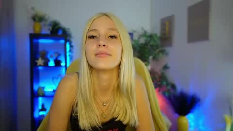 luna_grace18 online show from May 23, 5:22 pm