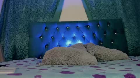 luna_hazard online show from March 2, 12:47 pm