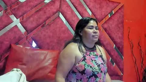 luna_hott1_ online show from December 18, 2:11 pm