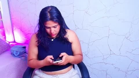 Luna  Jonez  online show from November 4, 11:15 am