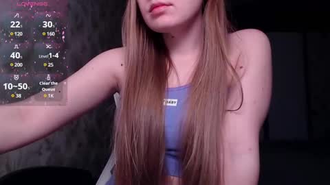 Snapshot of luna_loveisgood chatting on December 21, 5:18 pm Luna online show from December 21, 5:18 pm