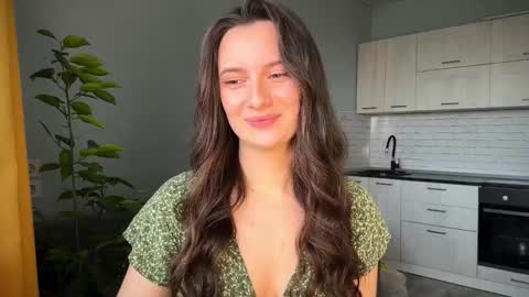 Snapshot of luna_raee chatting on September 25, 8:13 am luna_raee online show from September 25, 8:13 am