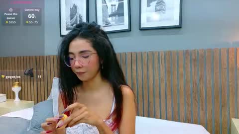 Snapshot of luna_roja25 chatting on September 12, 4:47 pm LUNA online show from September 12, 4:47 pm