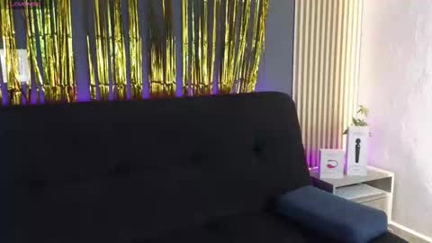 luna_sophya online show from September 25, 12:15 pm