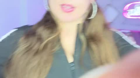 Live 1000pm 600am COLOMBIAN HOUR online show from November 19, 3:28 am