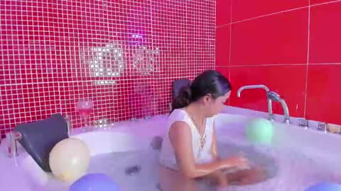 Luna  online show from December 14, 12:33 pm