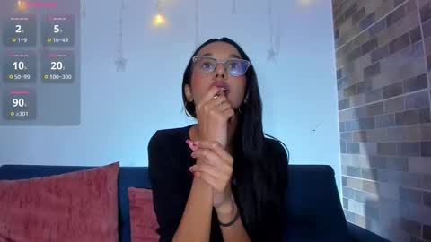 luna_valen online show from January 8, 10:36 pm