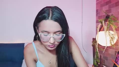 luna_valen online show from March 21, 4:39 am