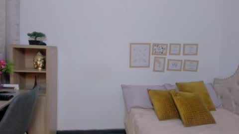 luna_valle online show from February 25, 10:09 pm