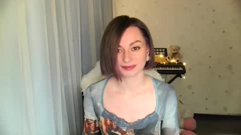 lunaa_bluee online show from May 7, 8:01 pm