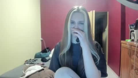 LunaAngell online show from December 17, 10:36 pm