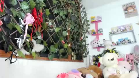 Snapshot of lunacristal_moon chatting on February 12, 5:47 am lunacristal_moon online show from February 12, 5:47 am