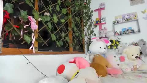 Snapshot of lunacristal_moon chatting on March 2, 12:14 pm lunacristal_moon online show from March 2, 12:14 pm