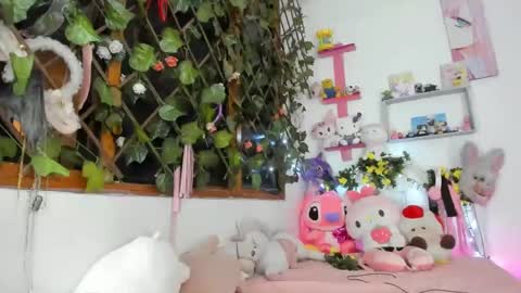 Snapshot of lunacristal_moon chatting on January 3, 7:39 pm lunacristal_moon online show from January 3, 7:39 pm