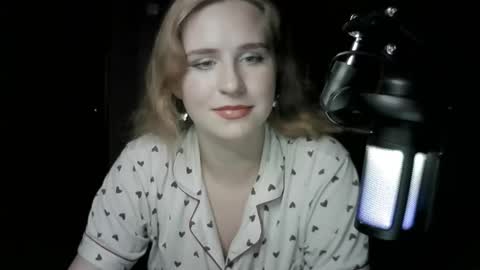 Snapshot of lunamystique_ chatting on October 6, 8:46 pm lunamystique_ online show from October 6, 8:46 pm