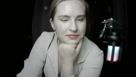 Snapshot of lunamystique_ chatting on October 16, 8:22 pm lunamystique_ online show from October 16, 8:22 pm