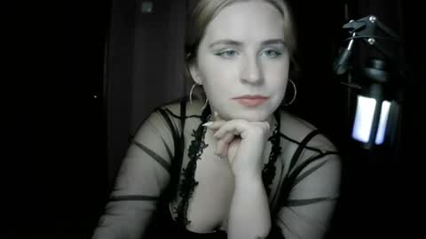 Snapshot of lunamystique_ chatting on October 12, 8:22 pm lunamystique_ online show from October 12, 8:22 pm