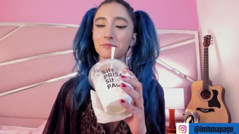 Snapshot of lunapagee chatting on February 6, 1:21 pm Luna Page online show from February 6, 1:21 pm