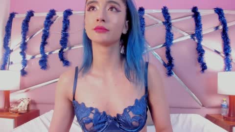 Snapshot of lunapagee chatting on January 5, 2:08 pm Luna Page online show from January 5, 2:08 pm