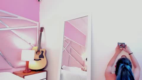 Snapshot of lunapagee chatting on January 25, 2:08 pm Luna Page online show from January 25, 2:08 pm