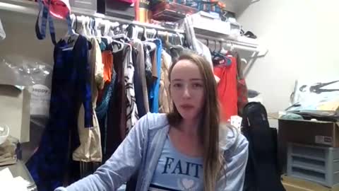 lunapixie2020 online show from November 28, 11:19 pm