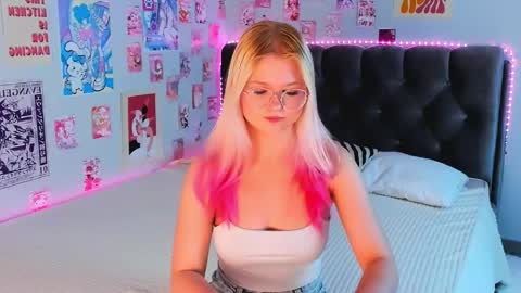 lunariafox online show from June 2, 3:02 pm