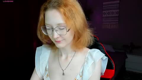 lunaterry online show from June 10, 7:40 am