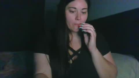 lunatittz online show from May 19, 3:46 am