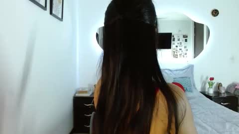 lunayois02 online show from February 16, 12:10 am