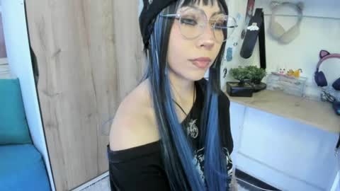 lunivyra online show from July 30, 3:57 pm