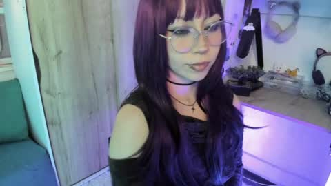 lunivyra online show from July 17, 5:27 pm