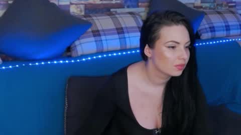 LunnaGray online show from February 5, 11:35 am