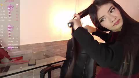Snapshot of lussiewillow chatting on September 15, 12:02 pm Lussie online show from September 15, 12:02 pm