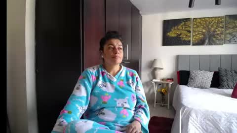 Angela 3 online show from July 1, 7:35 pm