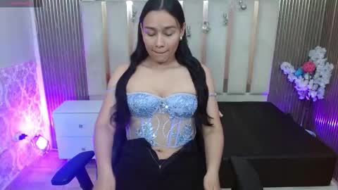 luuna_tay1 online show from December 22, 3:15 pm