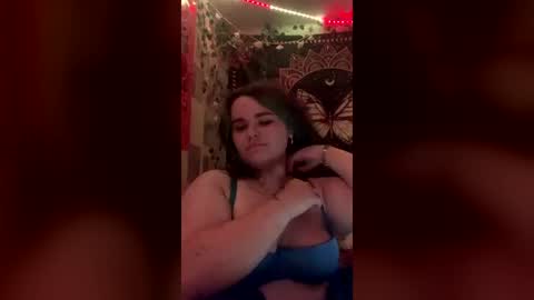 luvhazelb online show from July 25, 2:40 am