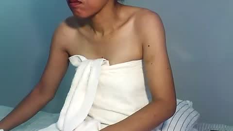 Bee Bee online show from December 17, 8:18 am