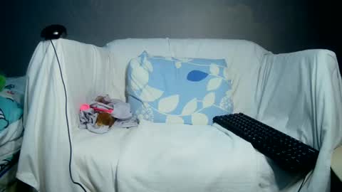 Bee Bee online show from July 29, 3:06 am