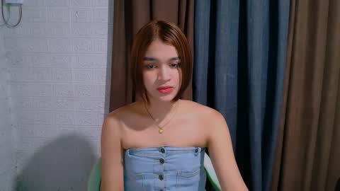 queen lux online show from March 16, 6:17 am