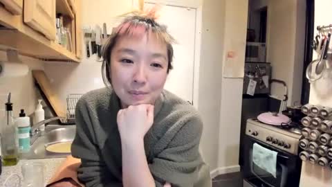 Snapshot of luxgray chatting on December 30, 2:53 am LuxGray online show from December 30, 2:53 am