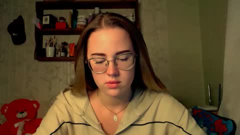 Snapshot of luxie_queen chatting on October 12, 3:47 pm Katie online show from October 12, 3:47 pm